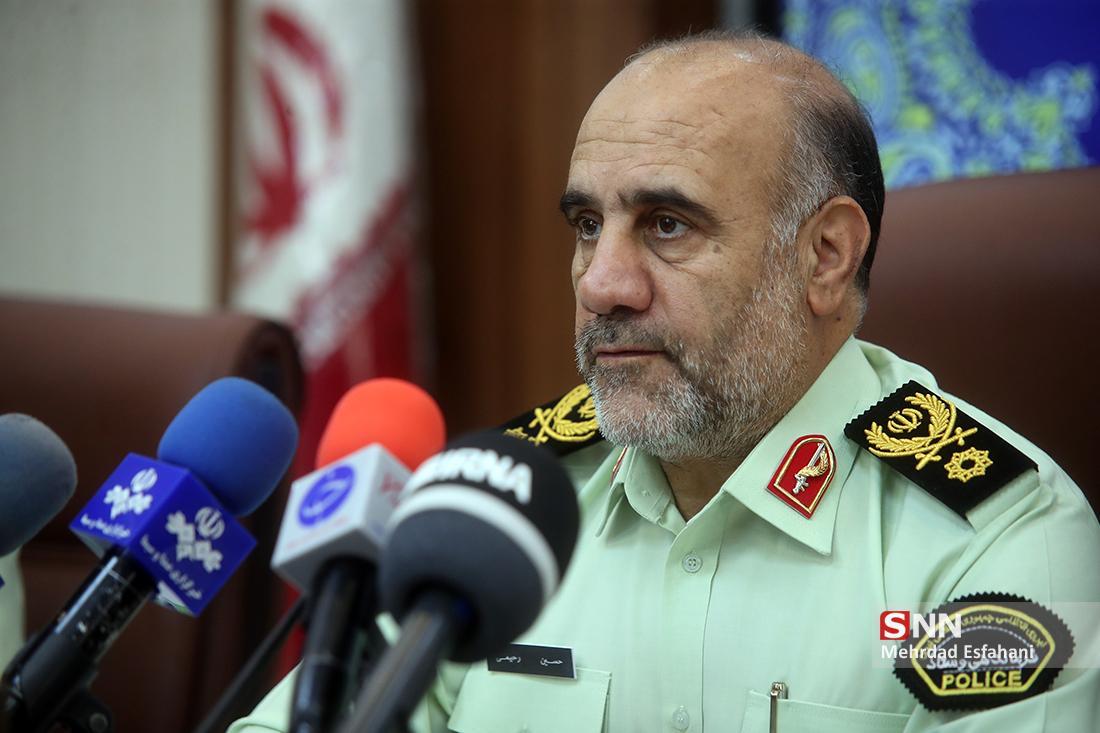 کشف بیش از یک میلیون عدد ماسک، با توزیع کنندگان ماسک های کشف بیش از یک میلیون عدد ماسک، با توزیع کنندگان ماسک های غیر بهداشتی برخورد می کنیم